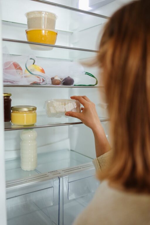 How to Keep a Tidy Fridge and Pantry: Easy Tips for an Organized Kitchen